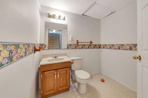 22-4201 56 Avenue, Lloydminster, AB - Indoor Photo Showing Bathroom
