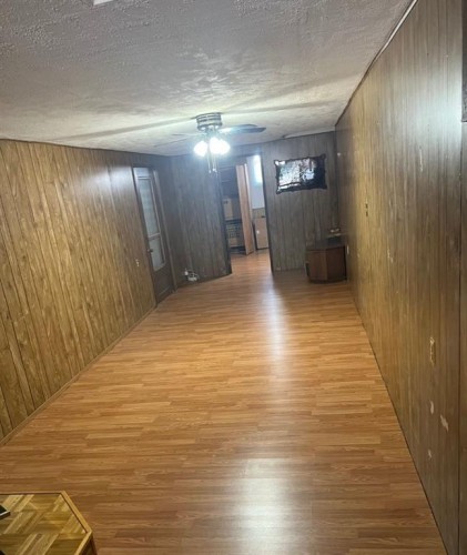 100 4 Avenue North, Marwayne, AB - Indoor Photo Showing Other Room