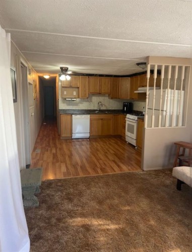 100 4 Avenue North, Marwayne, AB - Indoor Photo Showing Kitchen