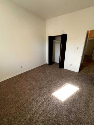 1241 5 Avenue Nw, Calgary, AB - Indoor Photo Showing Other Room