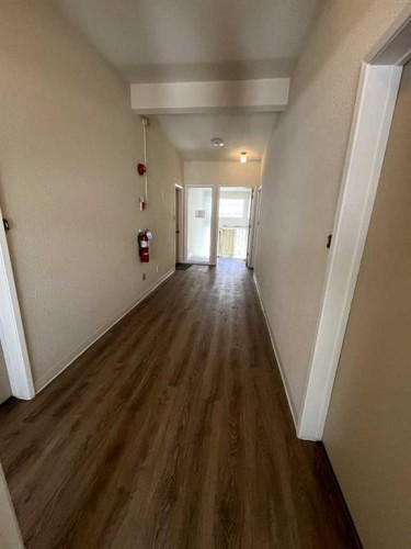 1241 5 Avenue Nw, Calgary, AB - Indoor Photo Showing Other Room