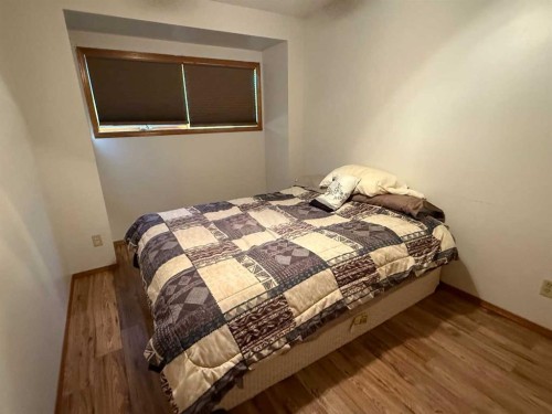 5520 41 Street, Provost, AB - Indoor Photo Showing Bedroom