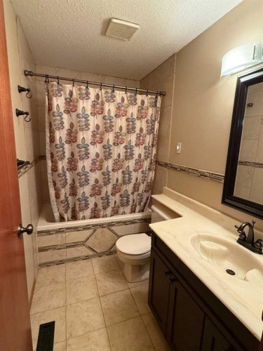 5520 41 Street, Provost, AB - Indoor Photo Showing Bathroom