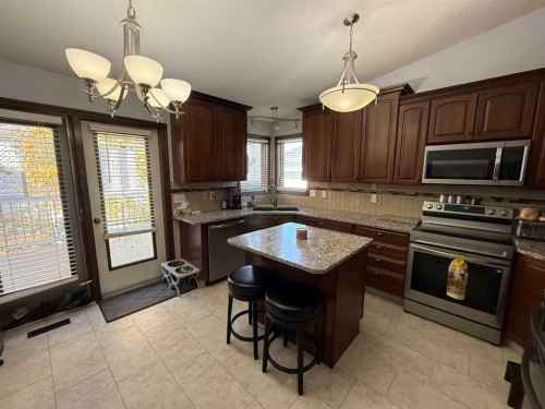 5520 41 Street, Provost, AB - Indoor Photo Showing Kitchen