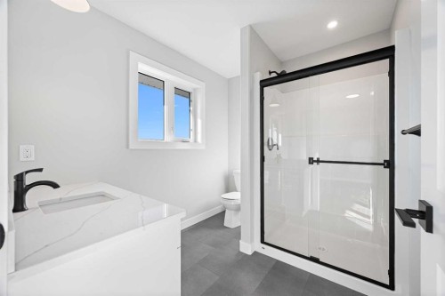 3705 42 Avenue, Lloydminster, SK - Indoor Photo Showing Bathroom