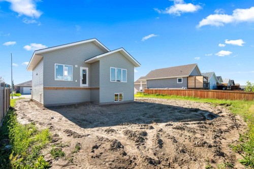 3705 42 Avenue, Lloydminster, SK - Outdoor