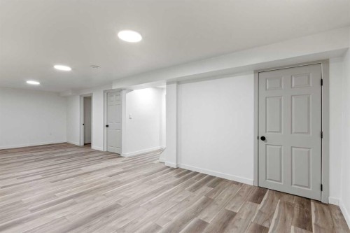 5301 47 Street, Lloydminster, AB - Indoor