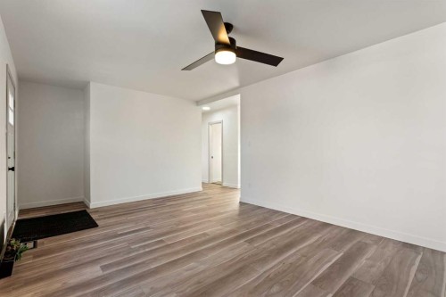 5301 47 Street, Lloydminster, AB - Indoor Photo Showing Other Room