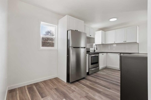 5301 47 Street, Lloydminster, AB - Indoor Photo Showing Kitchen