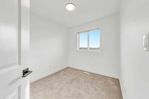 19-3616 41 B Avenue, Lloydminster, SK - Indoor Photo Showing Other Room