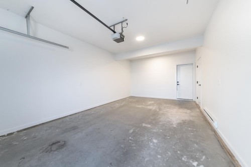 19-3616 41 B Avenue, Lloydminster, SK - Indoor Photo Showing Other Room