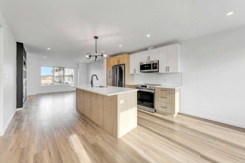 19-3616 41 B Avenue, Lloydminster, SK - Indoor Photo Showing Kitchen With Upgraded Kitchen