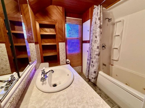 5107 47 Street, Provost, AB - Indoor Photo Showing Bathroom