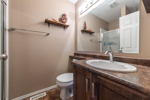 3207 43 Avenue, Lloydminster, SK - Indoor Photo Showing Bathroom