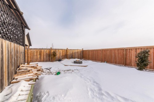 3207 43 Avenue, Lloydminster, SK - Outdoor