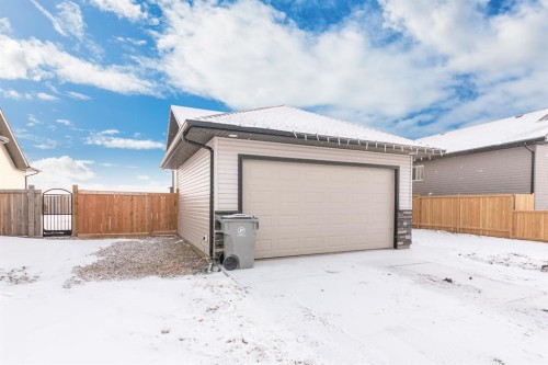 3207 43 Avenue, Lloydminster, SK - Outdoor With Exterior