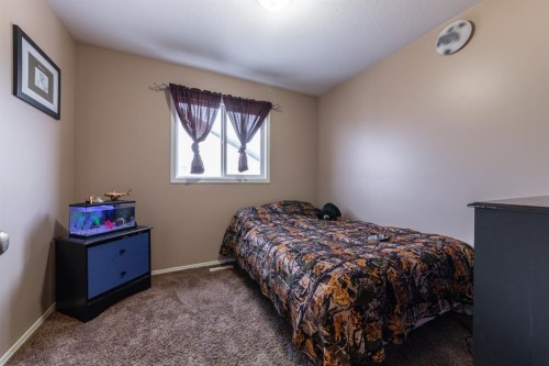 3207 43 Avenue, Lloydminster, SK - Indoor Photo Showing Bedroom