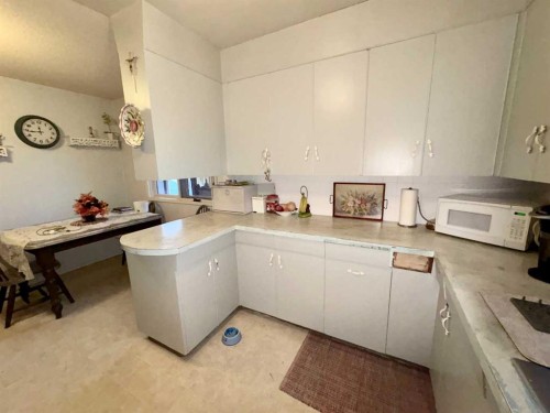 4415 52 Street, Vermilion, AB - Indoor