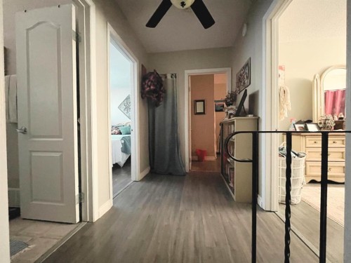 100-305 5 Street, Wainwright, AB - Indoor Photo Showing Other Room