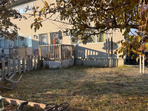 100-305 5 Street, Wainwright, AB - Outdoor