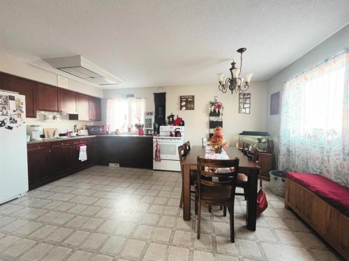 100-305 5 Street, Wainwright, AB - Indoor