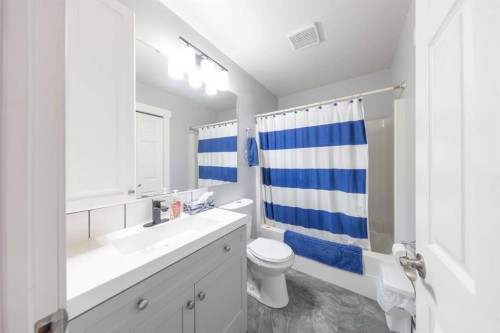 3805 58 Avenue, Lloydminster, AB - Indoor Photo Showing Bathroom