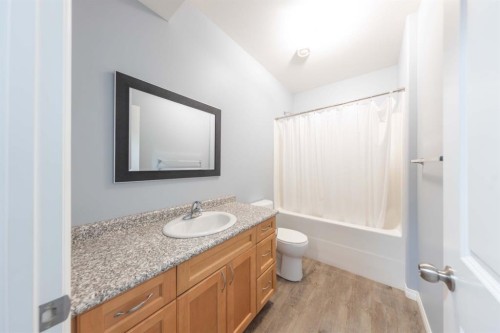 3908 41A Avenue, Lloydminster, SK - Indoor Photo Showing Bathroom