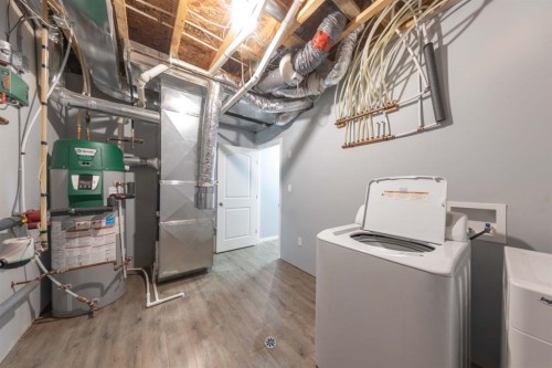 3908 41A Avenue, Lloydminster, SK - Indoor Photo Showing Laundry Room