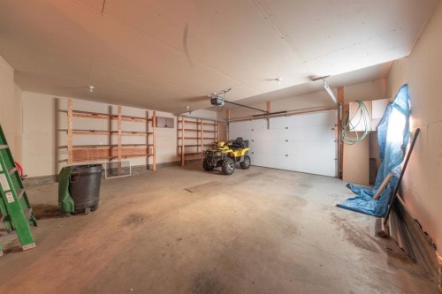 3908 41A Avenue, Lloydminster, SK - Indoor Photo Showing Garage