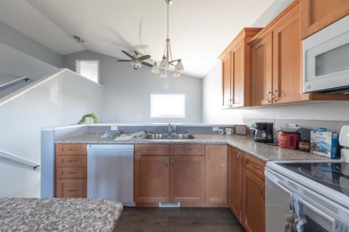 3908 41A Avenue, Lloydminster, SK - Indoor Photo Showing Kitchen With Double Sink