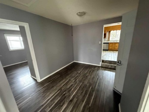 5018 50 Avenue, Kitscoty, AB - Indoor Photo Showing Other Room