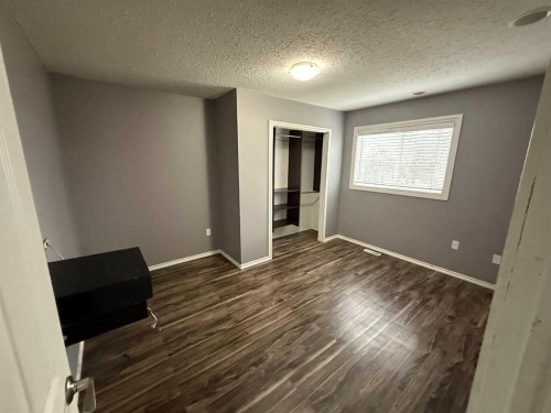 5018 50 Avenue, Kitscoty, AB - Indoor Photo Showing Other Room