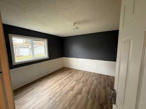 5018 50 Avenue, Kitscoty, AB - Indoor Photo Showing Other Room