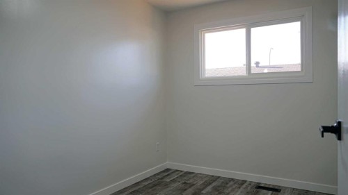 4907 53 Avenue, Kitscoty, AB - Indoor Photo Showing Other Room