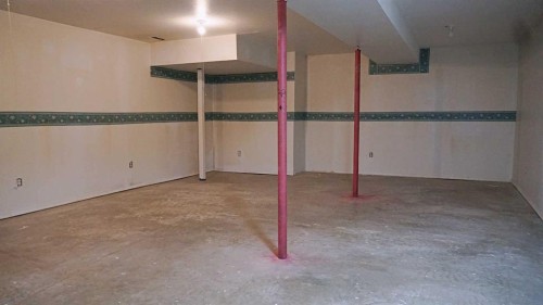 4907 53 Avenue, Kitscoty, AB - Indoor