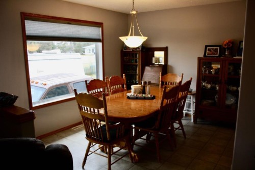 103 2Nd Avenue West, Marsden, SK - Indoor Photo Showing Dining Room