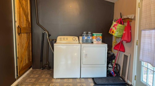1025 14 Street, Wainwright, AB - Indoor Photo Showing Laundry Room