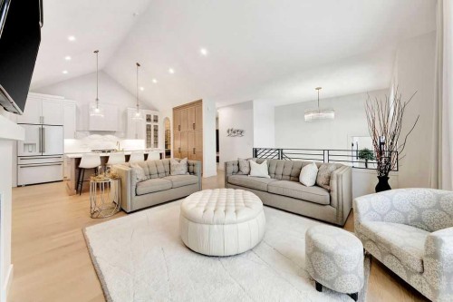 1302 59B Avenue, Lloydminster, AB - Indoor Photo Showing Living Room