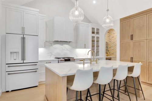 1302 59B Avenue, Lloydminster, AB - Indoor Photo Showing Kitchen With Upgraded Kitchen