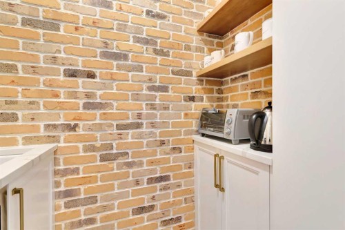 1302 59B Avenue, Lloydminster, AB - 