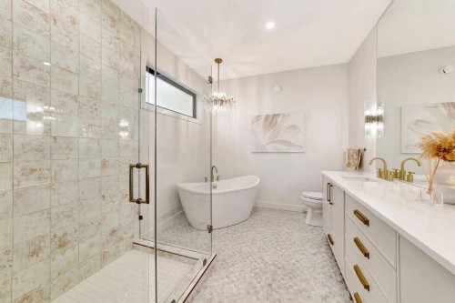 1302 59B Avenue, Lloydminster, AB - Indoor Photo Showing Bathroom