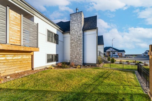 1302 59B Avenue, Lloydminster, AB - Outdoor