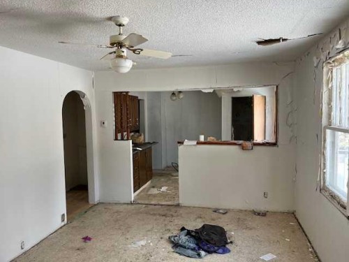 5402 50 Street, Lloydminster, AB - Indoor Photo Showing Other Room