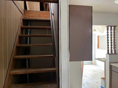 5402 50 Street, Lloydminster, AB - Indoor Photo Showing Other Room