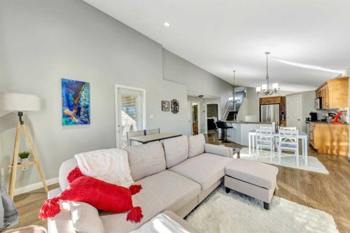 5221 15 Street, Lloydminster, AB - Indoor Photo Showing Living Room