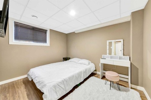 5221 15 Street, Lloydminster, AB - Indoor Photo Showing Bedroom