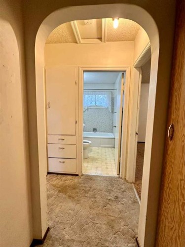 925 15 Street, Wainwright, AB - Indoor Photo Showing Other Room