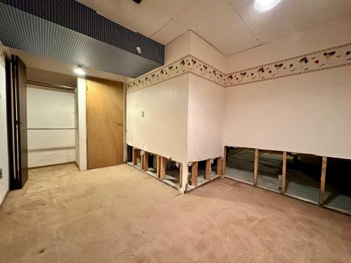 925 15 Street, Wainwright, AB -  Photo Showing Other Room