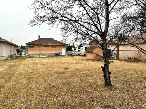 925 15 Street, Wainwright, AB - Outdoor