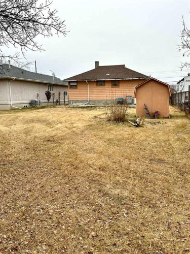 925 15 Street, Wainwright, AB - Outdoor